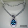 Collier in 18 K. Wei&szlig;gold mit Edeltopas und Brillanten